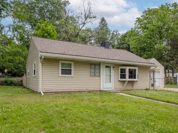 909 Royce Ave, Kalamazoo, MI 49001