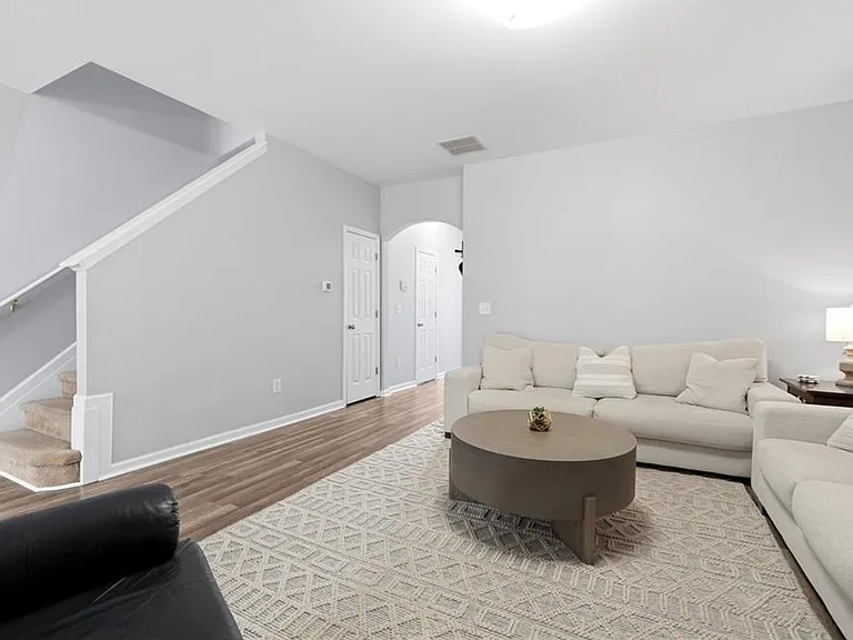 2059 Lakeshore Overlook Dr NW — Photo 5