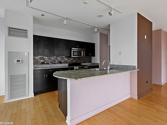5th image of 8 Randolph St #3308