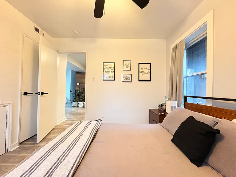 5737 Hobart St #4 — Photo 21