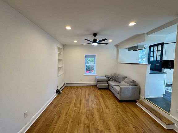 5th image of 190 Woodland Ave Unit 2