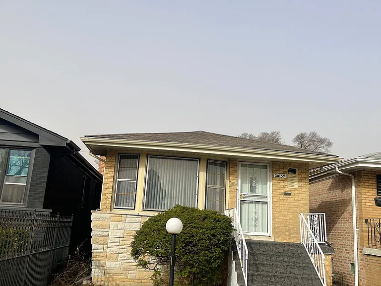 10034 S Princeton Ave — Photo 1