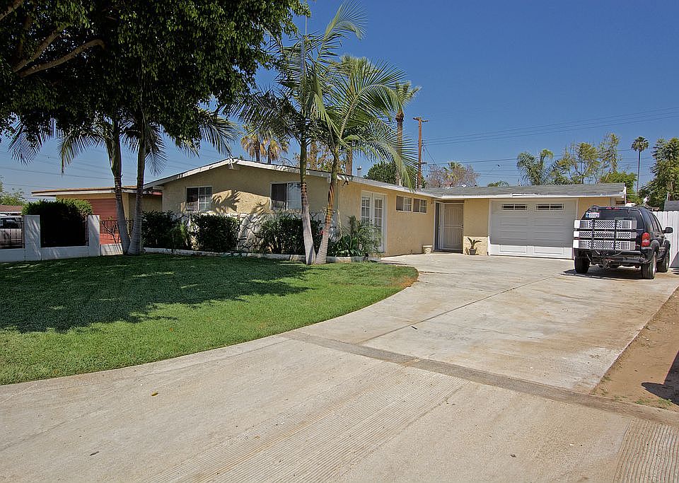 RV Parking with RV Utilities