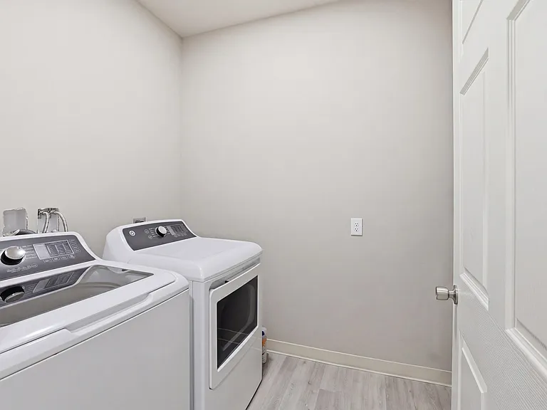 1406 Bonvillain St — Photo 14