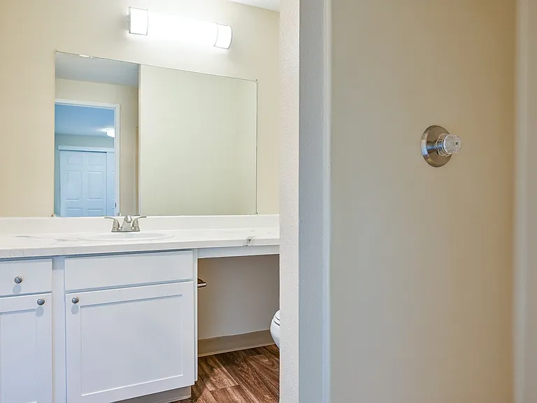 Amber Court Apartments — Photo 23