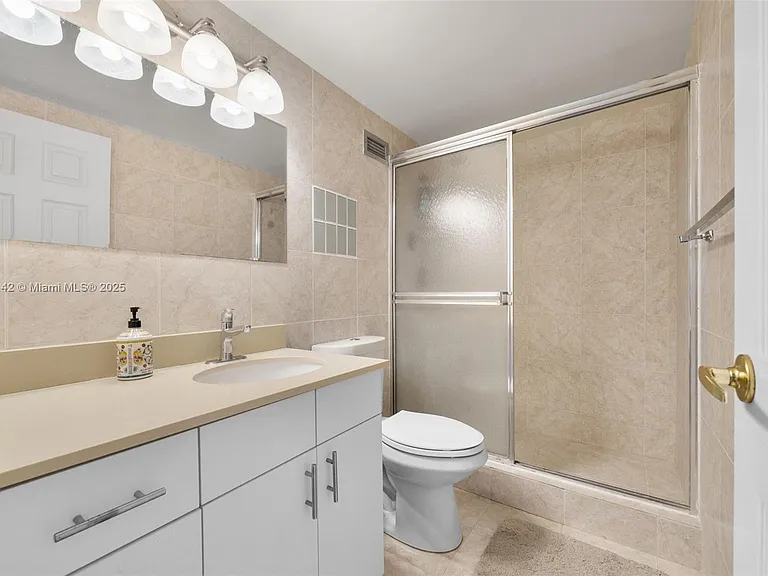 3725 S Ocean Dr #1110 — Photo 22