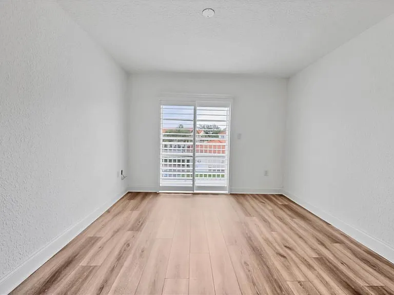 7269 Fountain Palm Cir — Photo 19