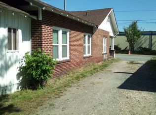 2705 E Market St, Greensboro, NC 27405