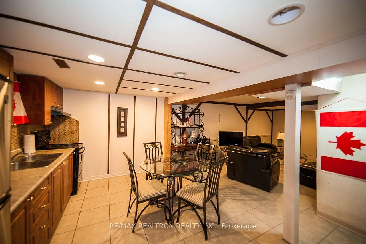 2 bed, $1,650 — Photo 2