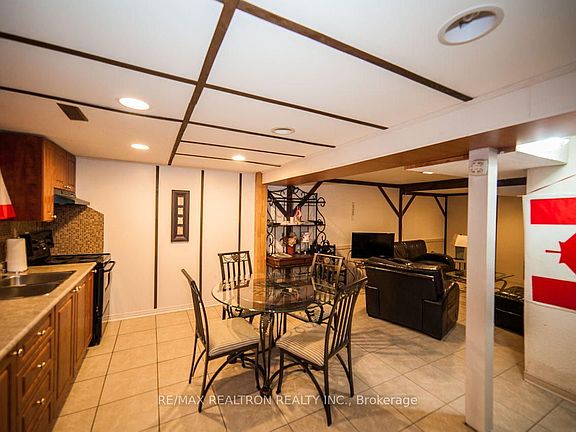 2nd image of 14 Plaisance Rd