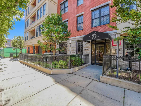 830 Monroe Street image 2 of 24