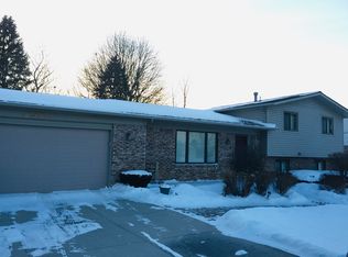 2985 Shawnee Ln, Waterford, MI 48329
