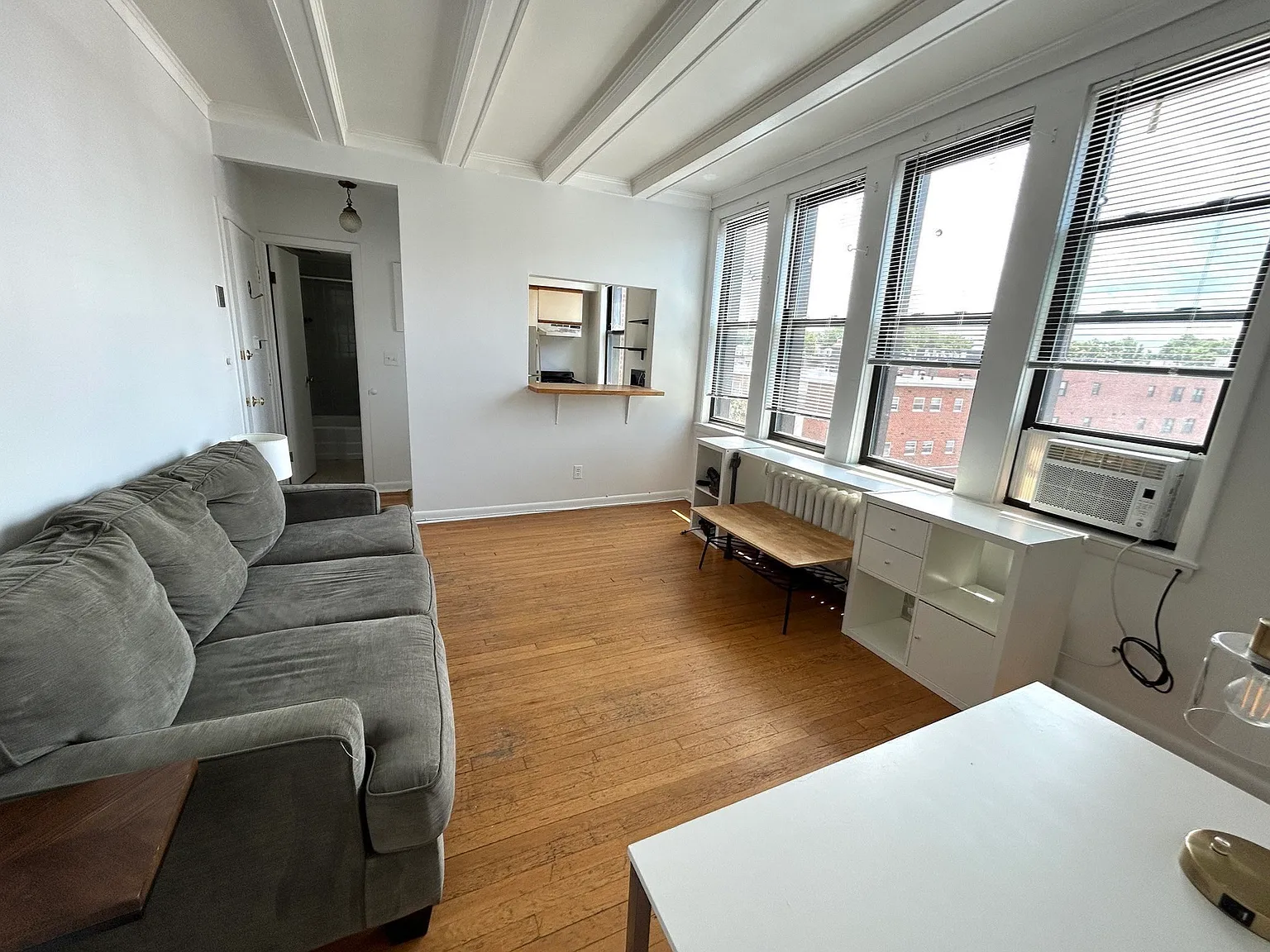 1 bed, 440 sqft, $2,000 — Photo 3