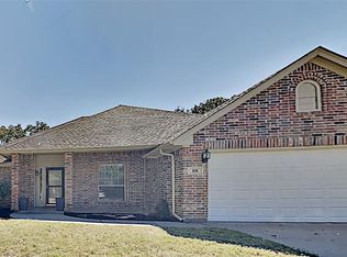 816 Royal Oak Ln, Burleson, TX 76028