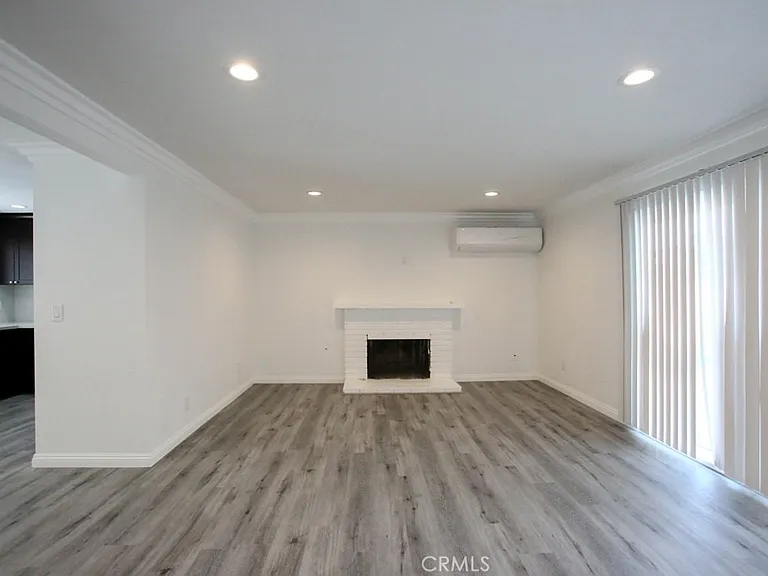 15952 Standish Ln — Photo 8