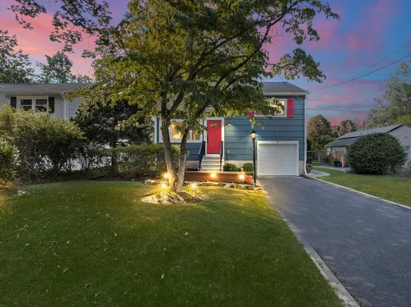 16 Berrien Ave, West Windsor, NJ 08550