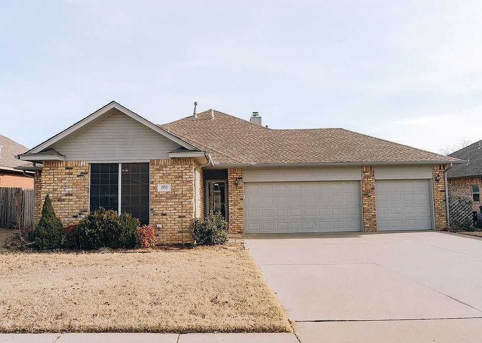 1st image of 608 Vickery Ave