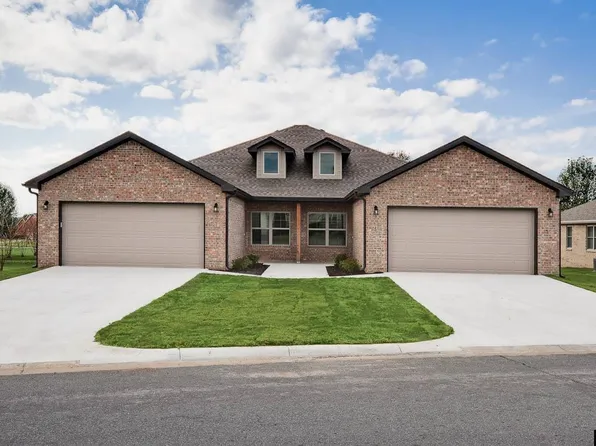 210 Turnberry Ct, Mountain Home, AR 72653