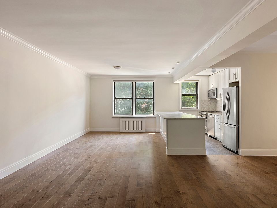 1st image of 60 E 9th St APT 316