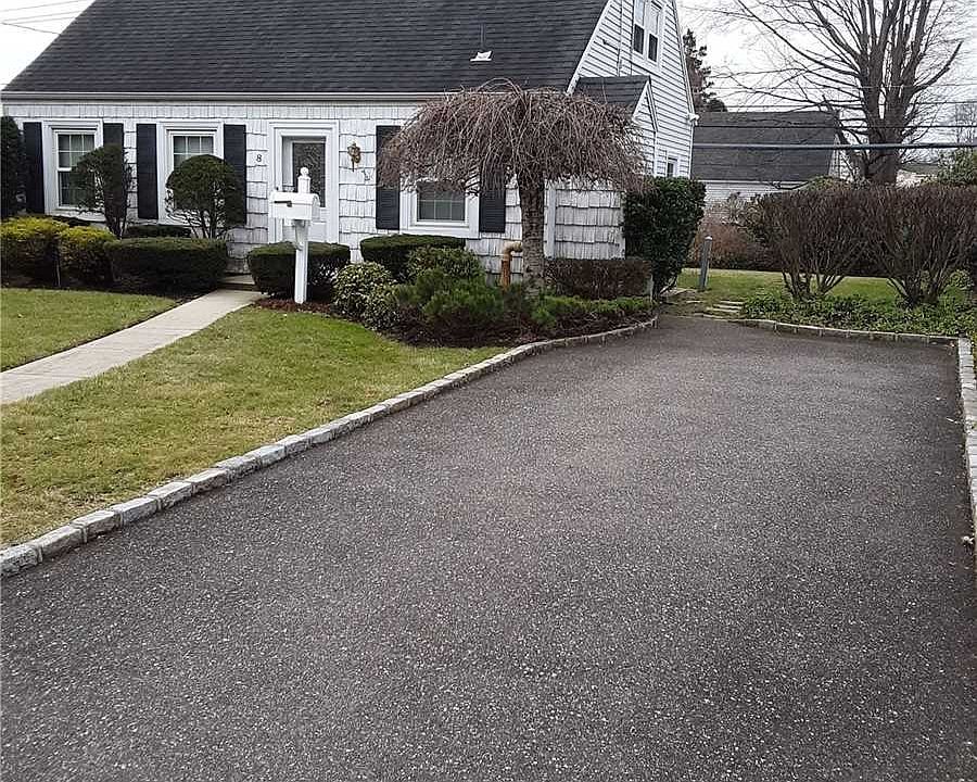 1st image of 8 Dogwood Ln