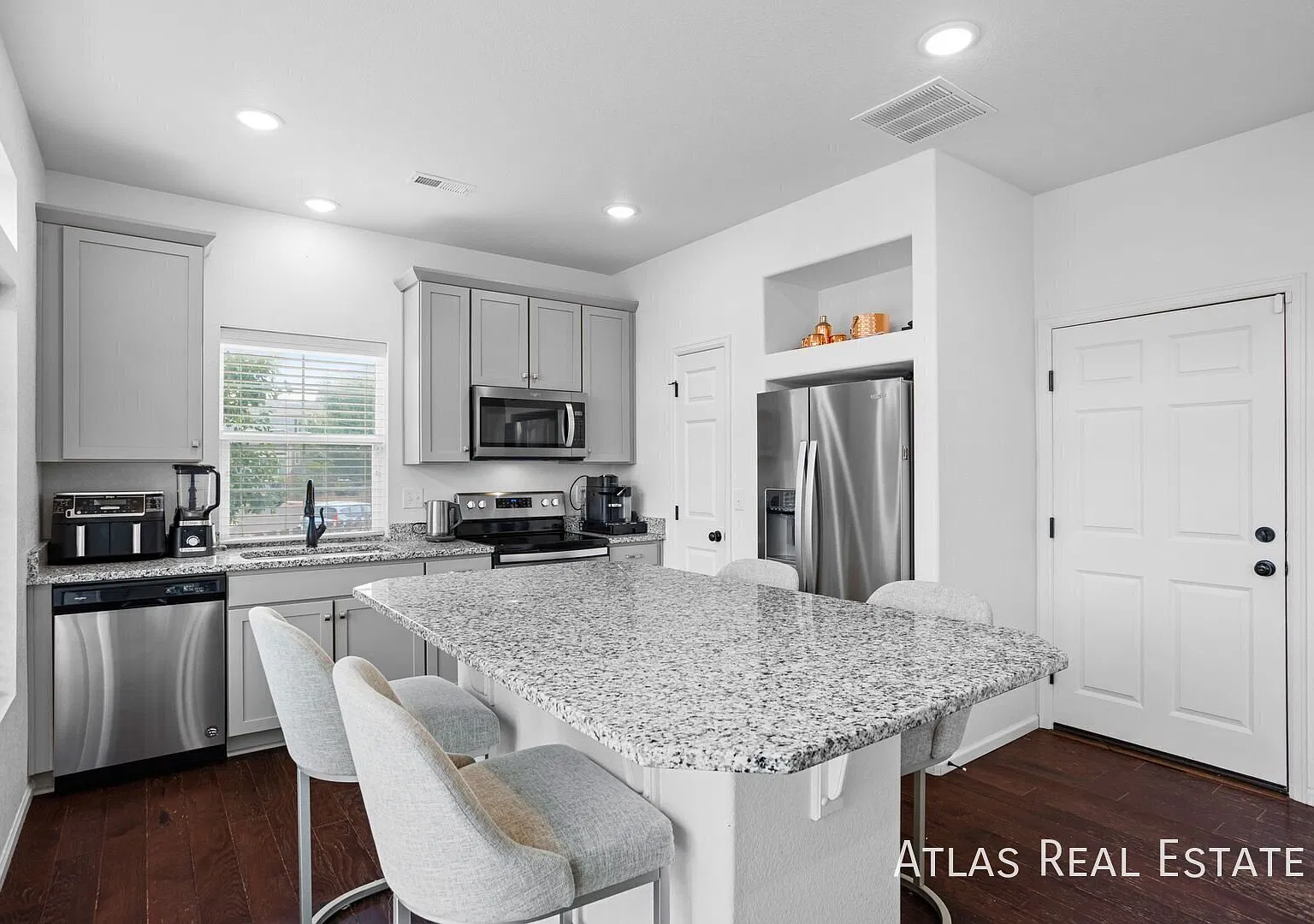 Bright & Inviting 2-Bedroom Home with Private Fenced Backyard and 2 Car Garage - Available Now — Photo 1