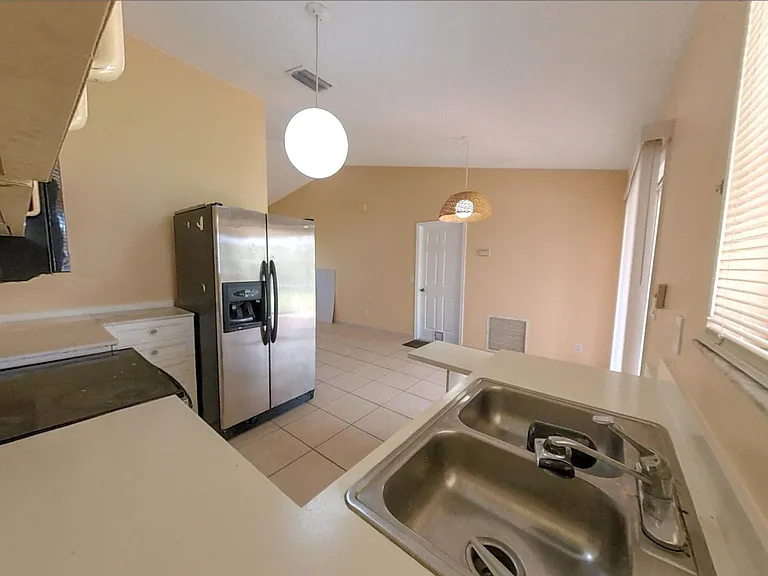 1858 SW Davis St — Photo 12