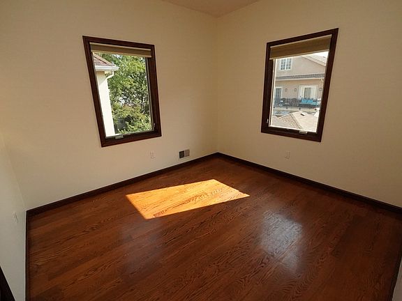 4th image of 216 Buel Ave #2