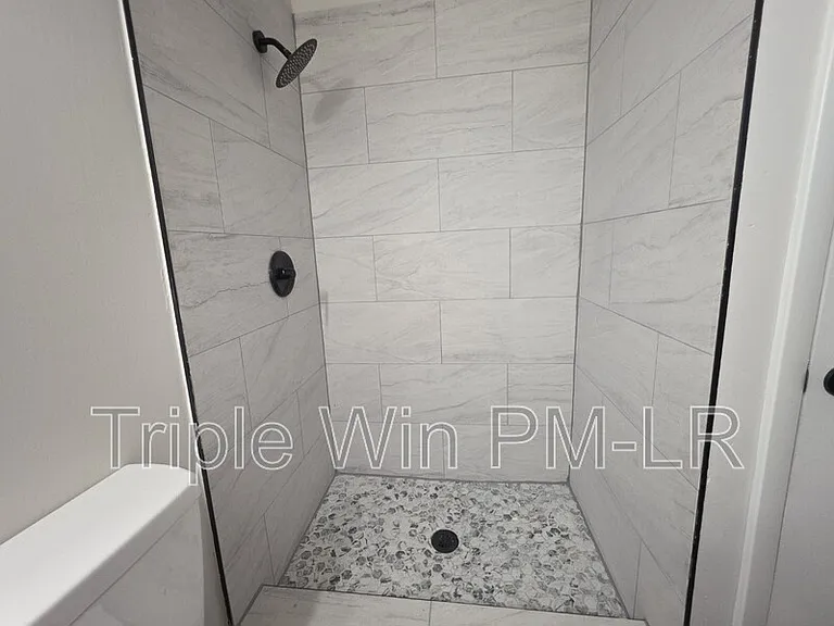 1516 Gregory St — Photo 24