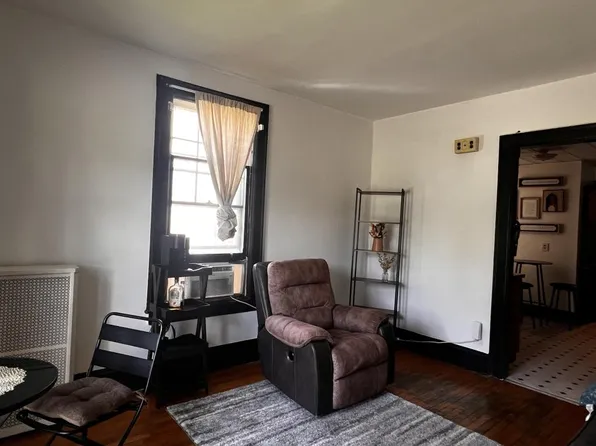 31 Pleasant St, Utica, NY 13501