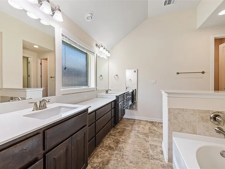 4216 Hannover Way — Photo 15