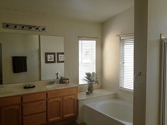 5th image of 1675 Blanchard Dr