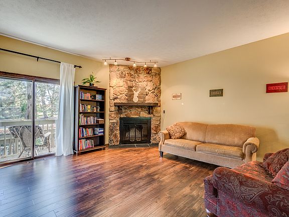 4th image of 214 Hermitage Ct