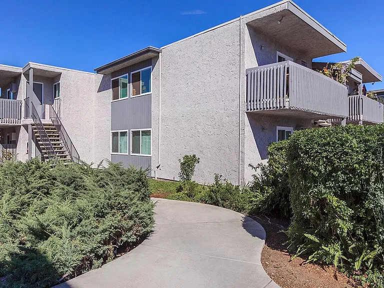 Grossmont Bluffs — Photo 7