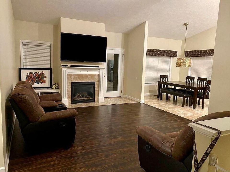 2nd image of 142 Grandview