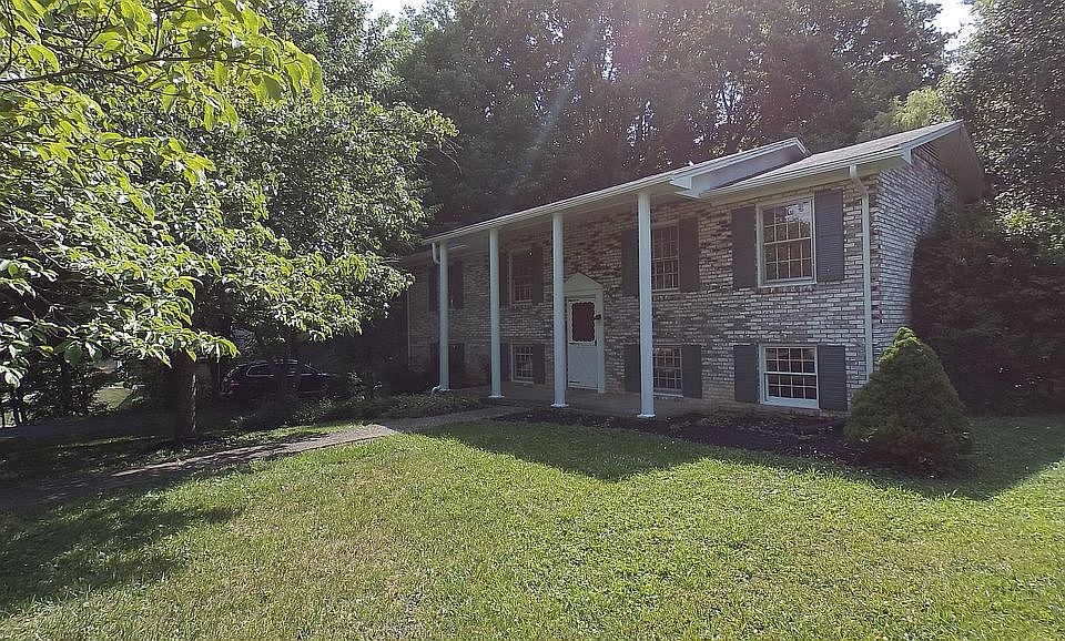 1st image of 3612 Hazelnut Dr
