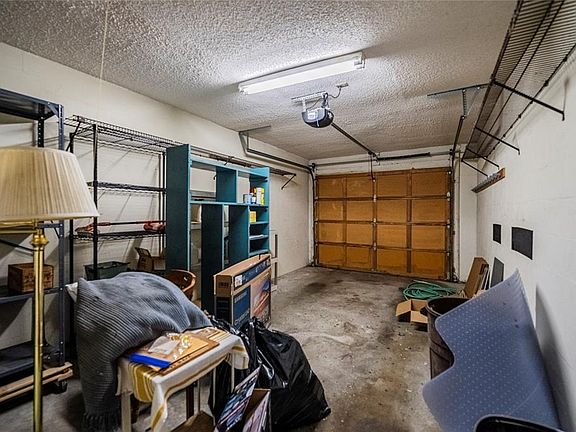 5th image of 925 Fenton Ln APT 9
