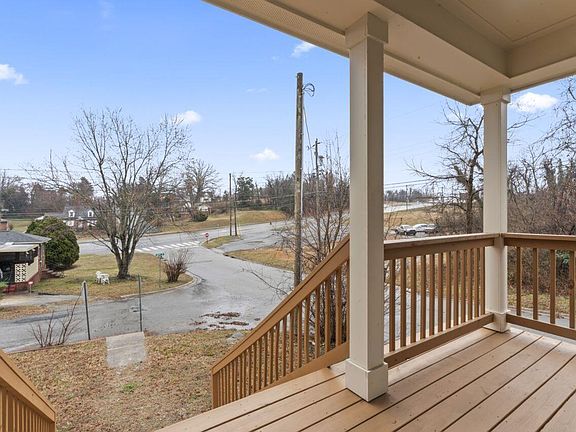 2nd image of 531 Booth St