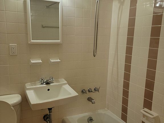 3rd image of 180 N Beacon St APT 2A