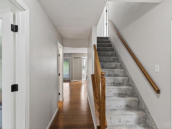 3rd image of 6571 Willow Dale Ct