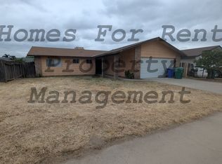 1051 W Thurman Ave, Porterville, CA 93257