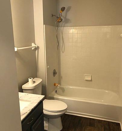 5th image of 1606 Carolewood Ct #1