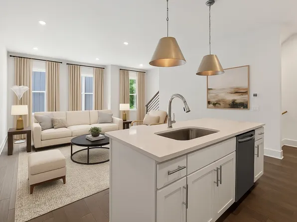 700 James Ave APT 33, Nashville, TN 37209