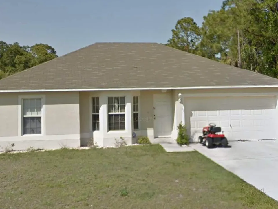 1767 Orchid Ct NW