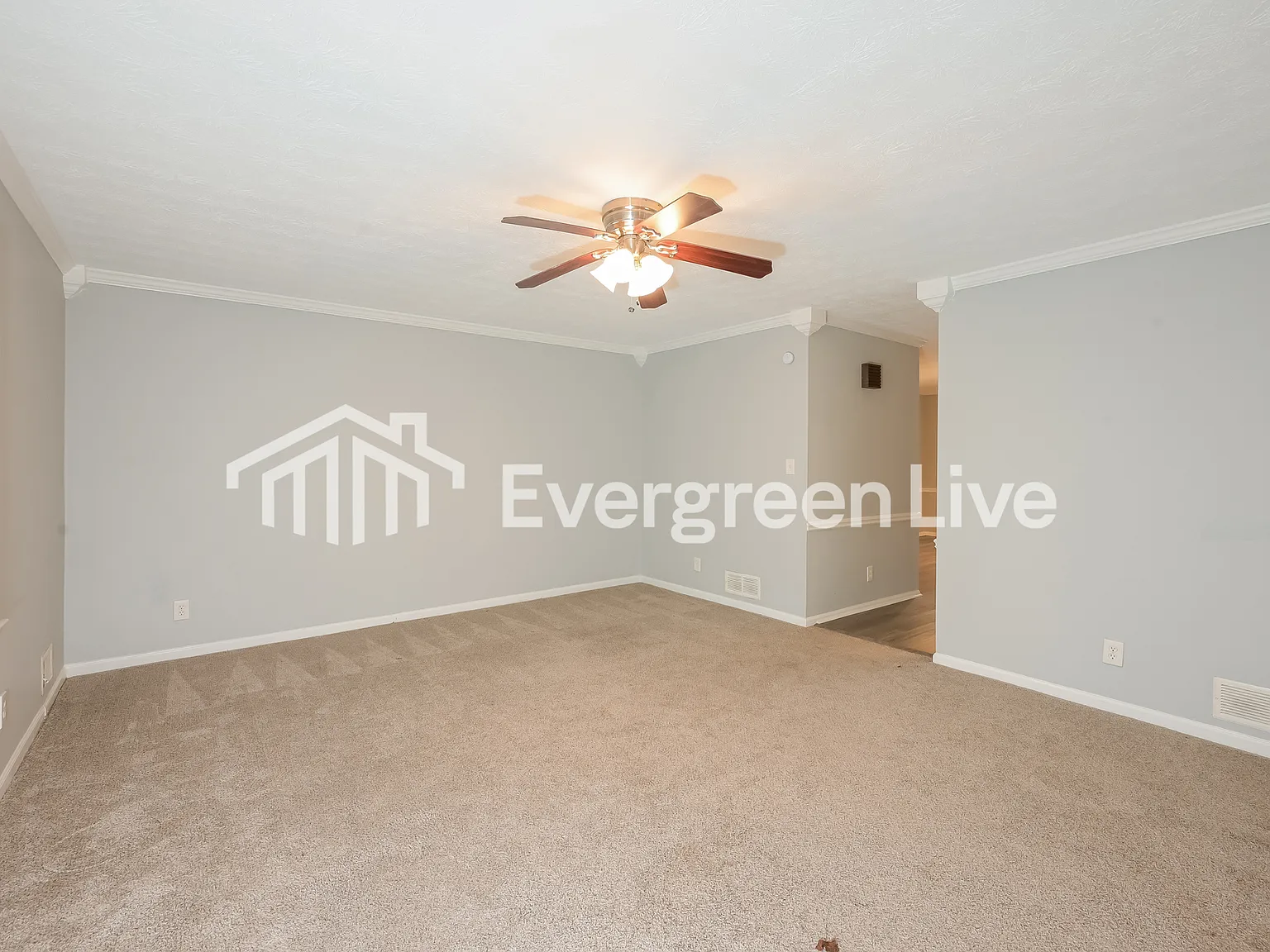 3 bed, 3.0 bath, 1908 sqft, $1,795 — Photo 3