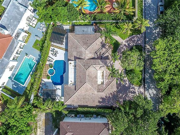 4th image of 9475 NW 52 Doral Ln