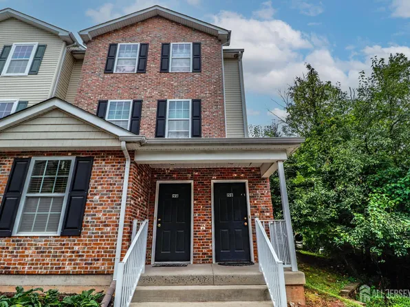 19 Koolidge Ct #A, Somerset, NJ 08873