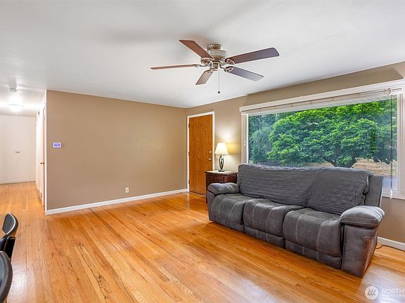 4th image of 1022 S 197th Street