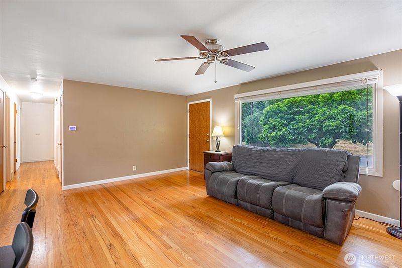 4th image of 1022 S 197th Street