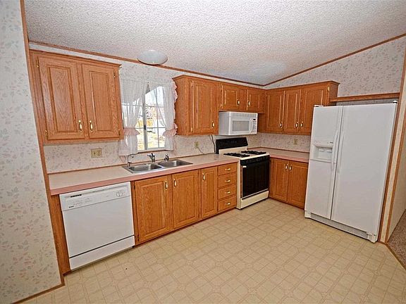 5th image of 3935 Cypress St