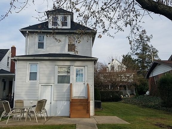 2nd image of 1126 1st Ave